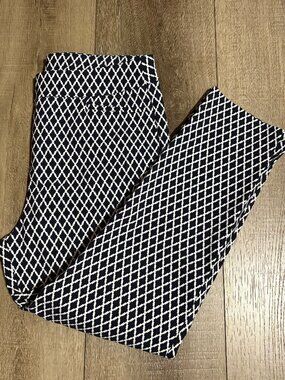 CHICO'S Brigitte Cropped Pants Size 2 =US 12